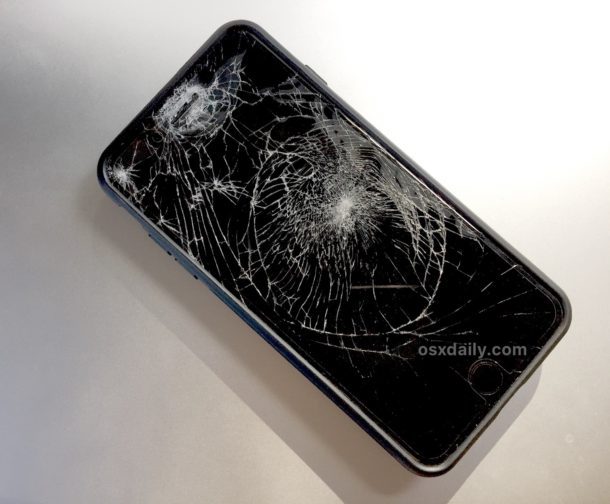 Сломанный iPhone плюс экранное стекло