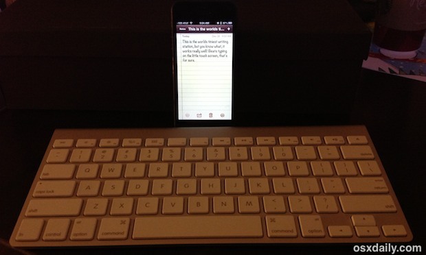 iPhone с внешней клавиатурой