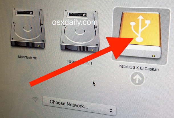 Шаг 1: загрузка с установочного диска OS X El Capitan