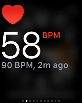 Монитор сердечного ритма Apple Watch в BPM, показывающий текущий сердечный ритм и последний показатель сердечного ритма