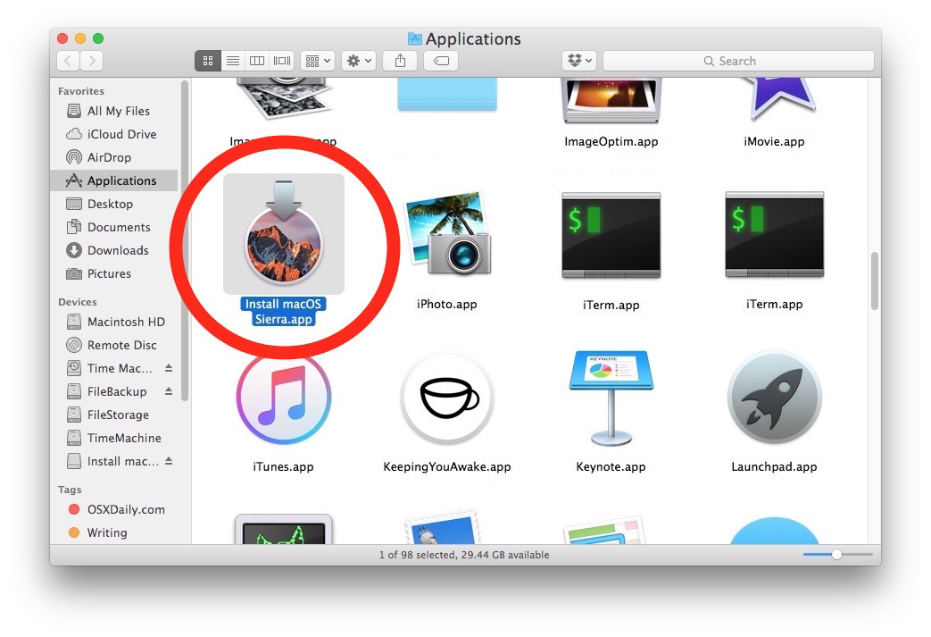 Sierra автоматически загружается на Mac