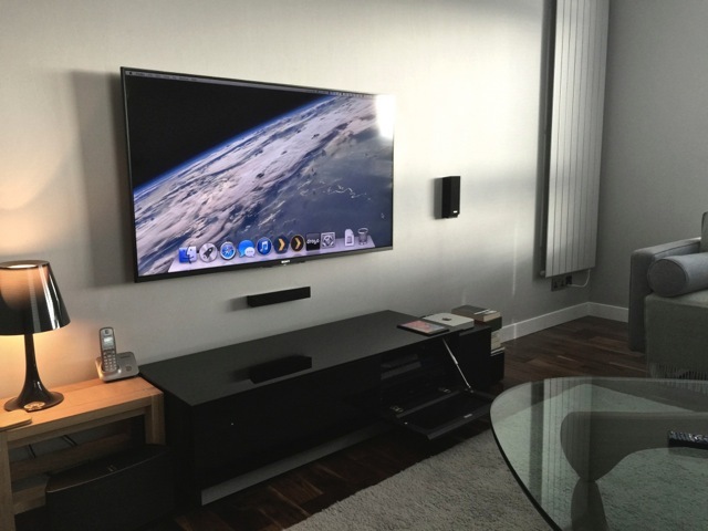 Настенный телевизор с медиацентром Mac Mini