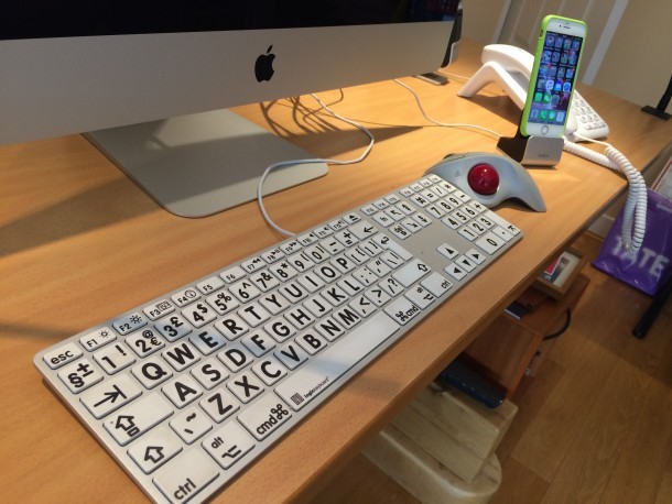 Большая клавиатура для печати Apple и Mac и трекбол Logitech