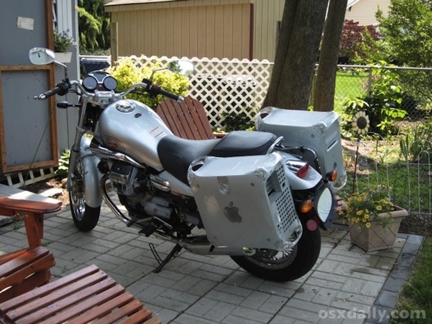 Корпуса Mac используются в качестве сумочек для мотоциклов